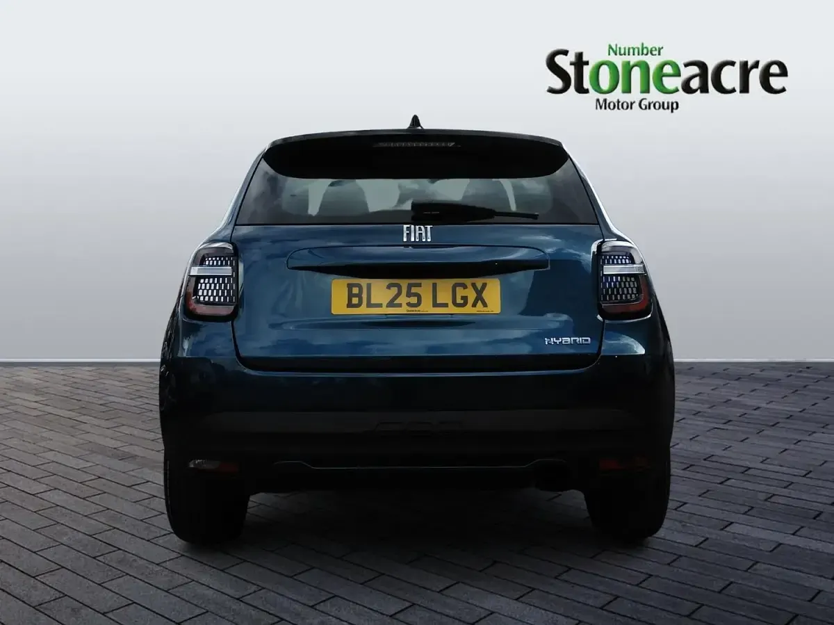Used Fiat 600 S 100 HP (73 kW) 2025 Green SUV
