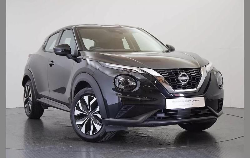 Black Used 2024 Nissan Juke Acenta Premium SUV | £16,299 (Fair price) - Image 1/4