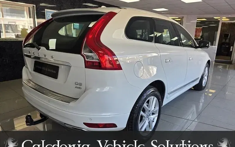 Used Volvo XC60 SE Lux 220 HP (161 kW) 2017 White SUV