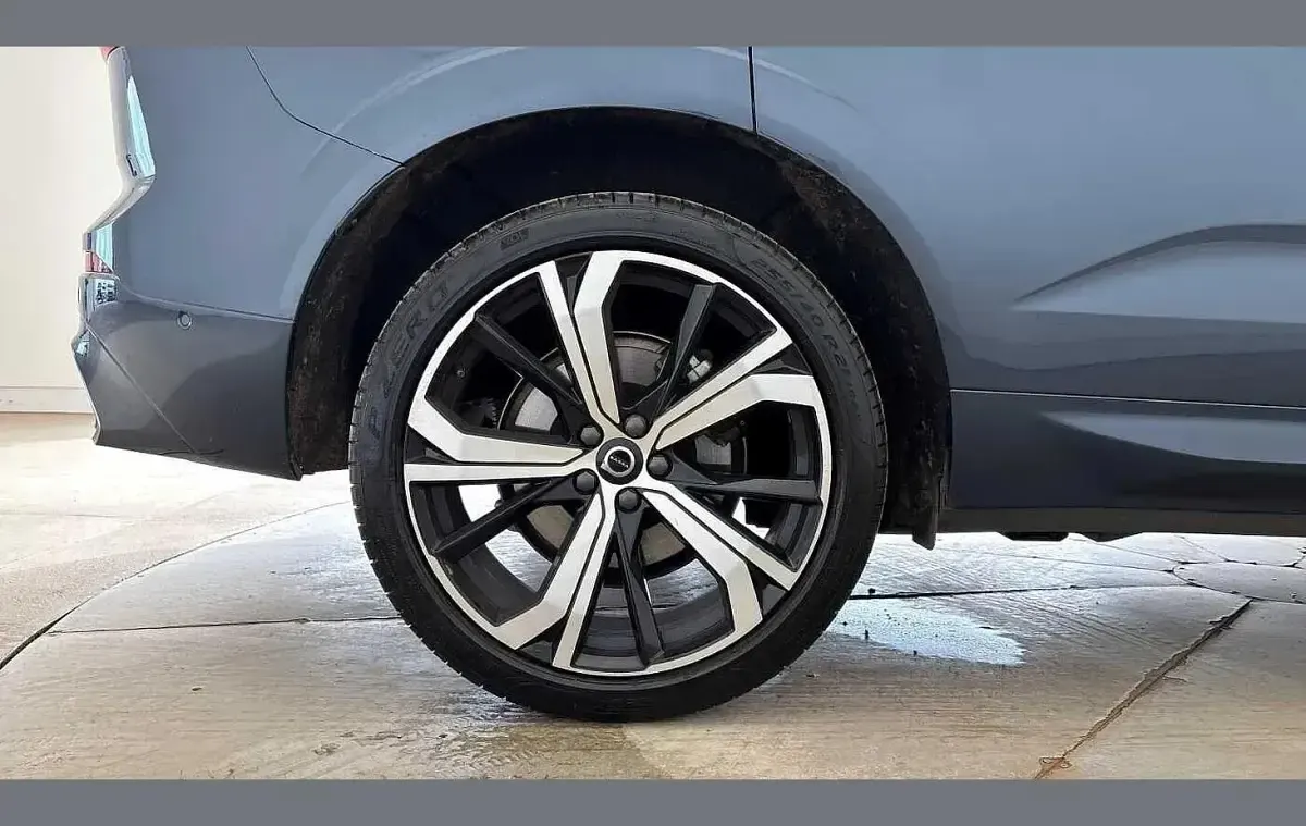 Used Volvo XC60 Ultra 247 HP (181 kW) 2025 Blue SUV