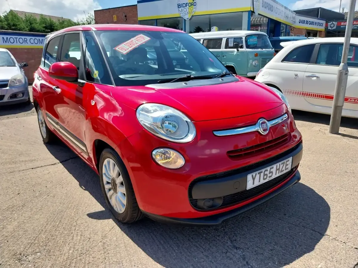 Used Fiat 500L Pop Star 95 HP (69 kW) 2015 Red MPV
