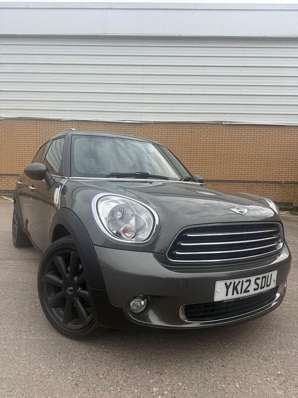 Grey Used 2012 Mini Cooper D Countryman SUV | £3,495 (Fair price) - Image 1/4