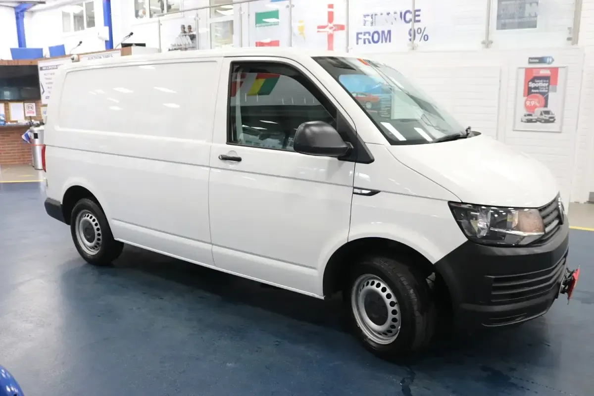 Used VW Transporter Startline 102 HP (75 kW) 2018 White Van