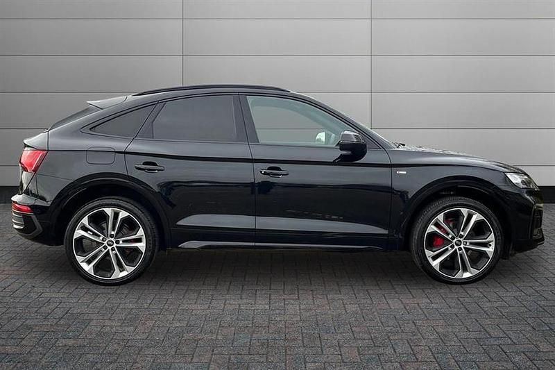 Used Audi Q5 Design 204 HP (150 kW) 2023 Mythos black SUV