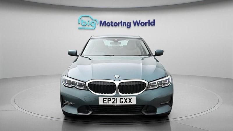 Used BMW 318 Sport Line 156 HP (114 kW) 2021 Blue Sedan