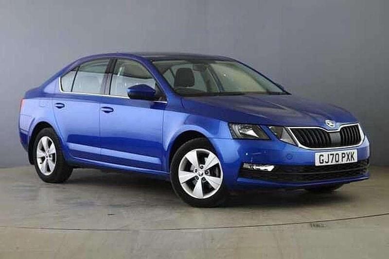 Race blue metallic Used 2020 Skoda Octavia SE Hatchback | £10,700 (Good price) - Image 1/4