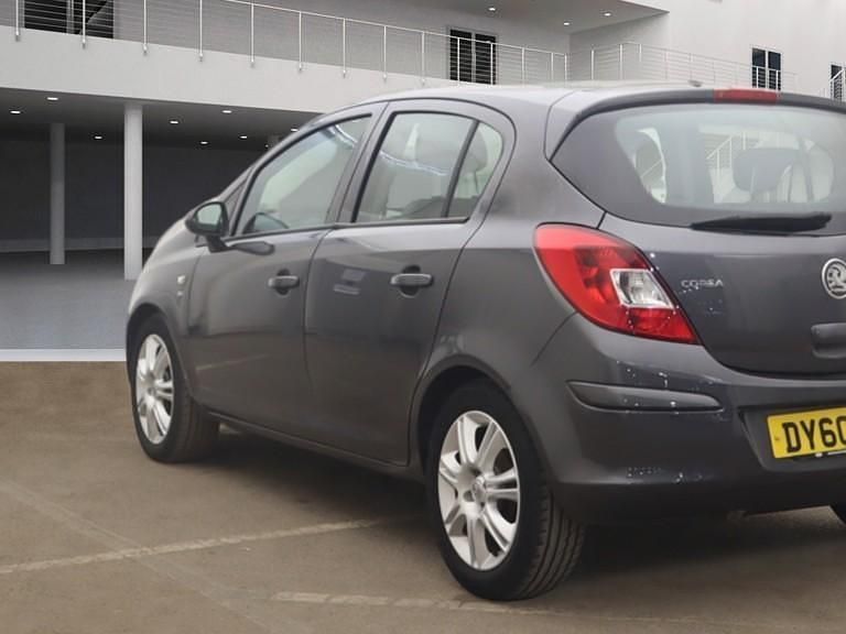 Gebraucht Vauxhall Corsa 100 PS (73 kW) 2010 Grau Kleinwagen