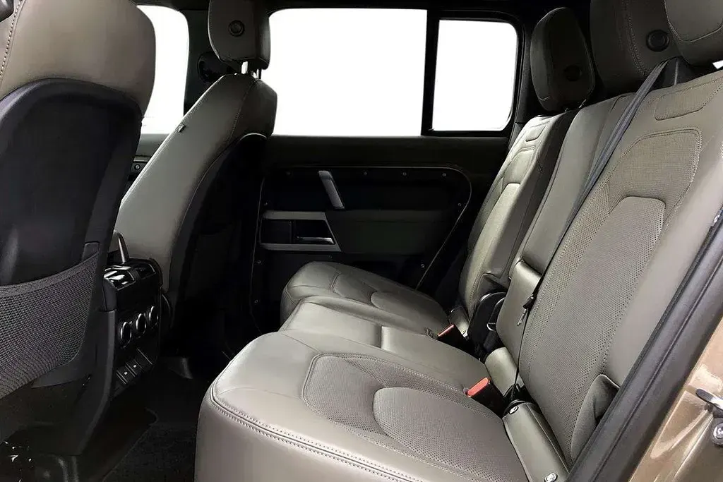 Used Land Rover Defender Dynamic 296 HP (217 kW) 2023 Brown SUV