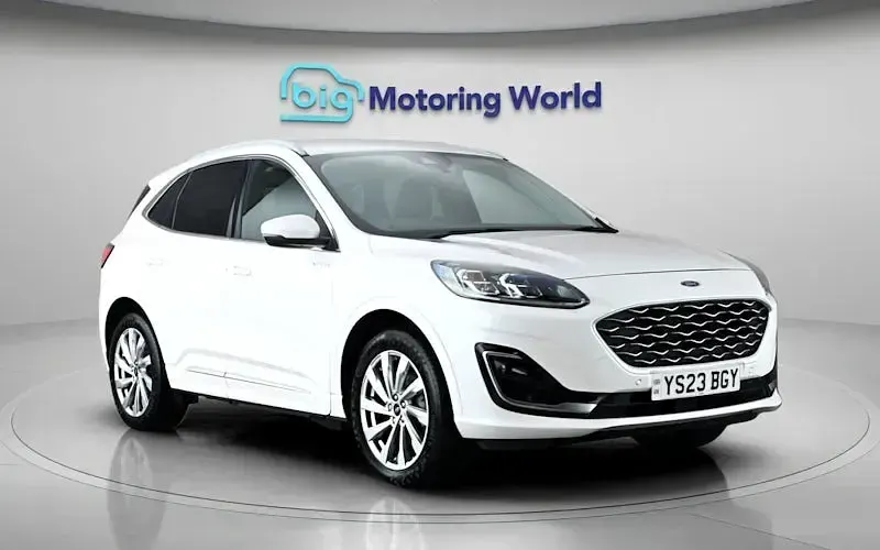 Used Ford Kuga Vignale 225 HP (165 kW) 2023 White SUV