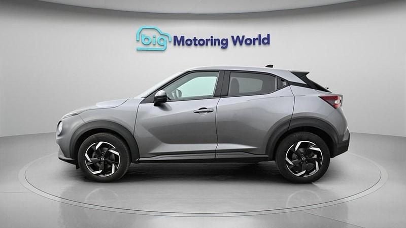 Used Nissan Juke N-Connecta 114 HP (83 kW) 2023 Grey SUV