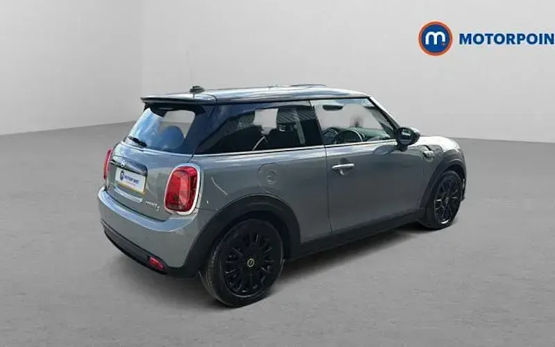 Used Mini Cooper Level 1 135 kW (184 HP) 2023 Hatchback