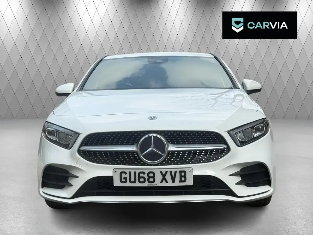 Begagnad Mercedes A200 AMG line 2018 Vit Halvkombi