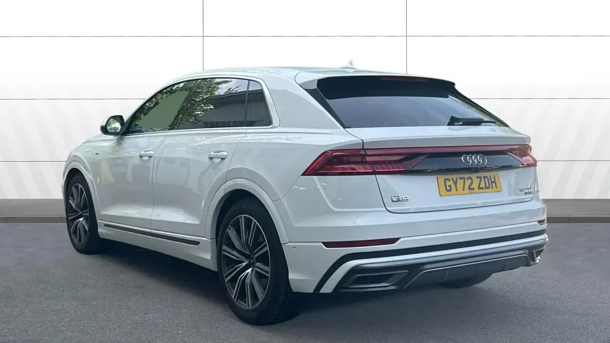 Used Audi Q8 S-Line 286 HP (210 kW) 2022 White SUV
