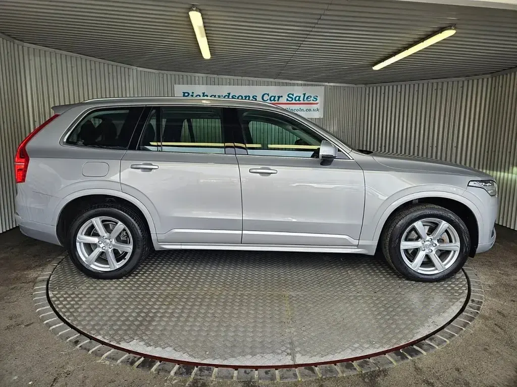 Used Volvo XC90 Core 250 HP (183 kW) 2023 Silver SUV