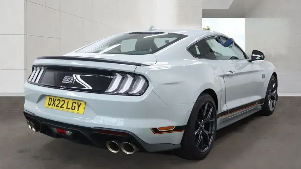 Used Ford Mustang Fastback 460 HP (338 kW) 2022 Silver Coupe