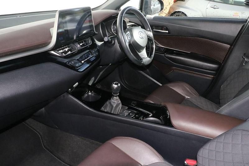 Second-hand Toyota C-HR 116 CP (85 kW) 2018 Gri SUV