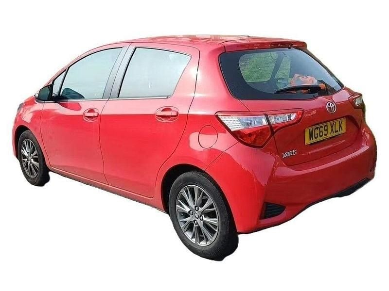 Used Toyota Yaris 111 HP (81 kW) 2020 Red Hatchback
