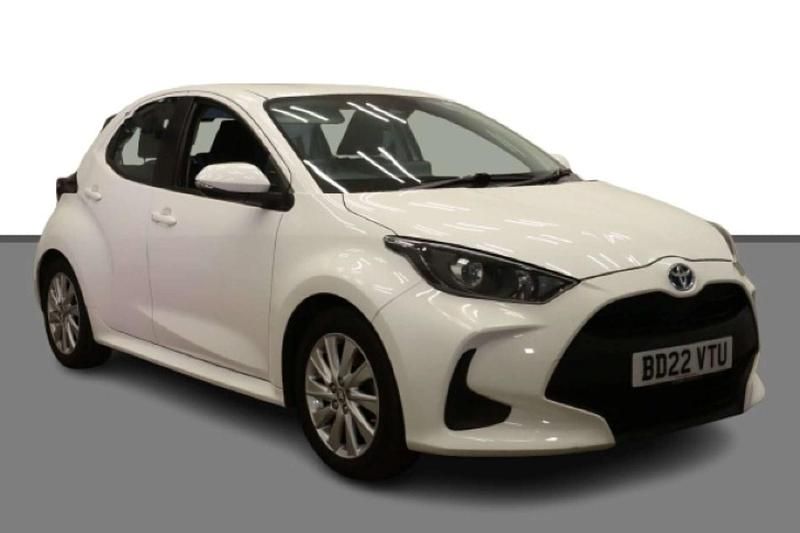 White Used 2022 Toyota Yaris Hybrid Hatchback | £10,583 (Super price) - Image 1/1