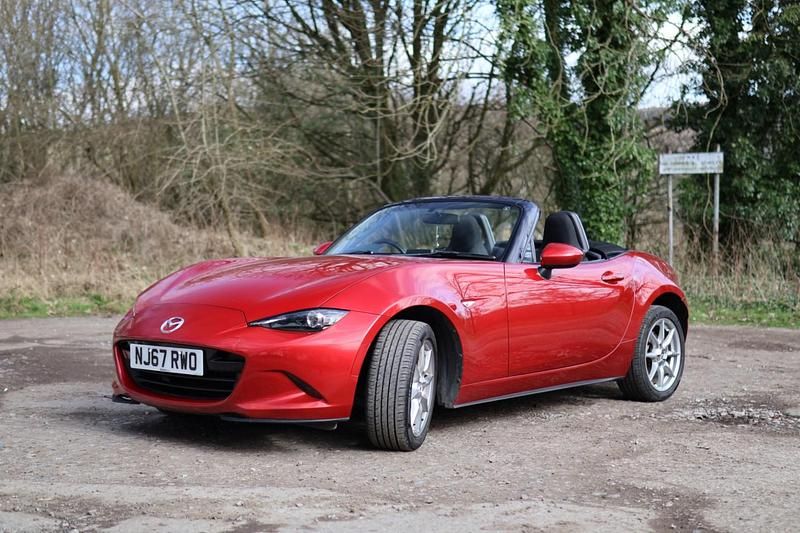 Used Mazda MX5 131 HP (96 kW) 2017 Red Cabriolet