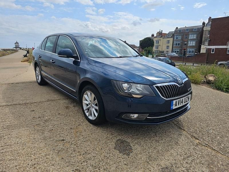 Blue Used 2014 Skoda Superb GreenLine Hatchback | £3,995 (Fair price) - Image 1/4