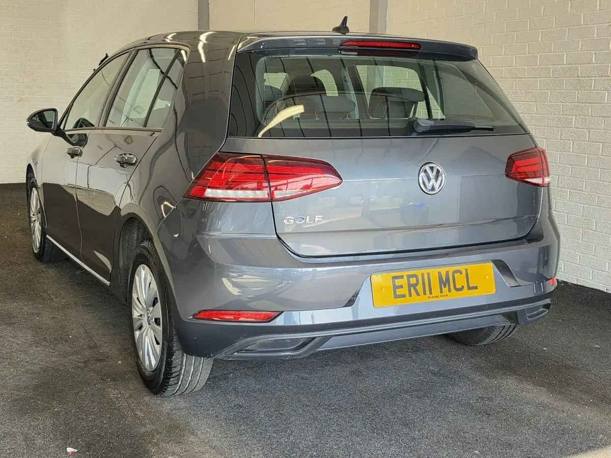 Used VW Golf VII S 115 HP (84 kW) 2018 Grey Hatchback
