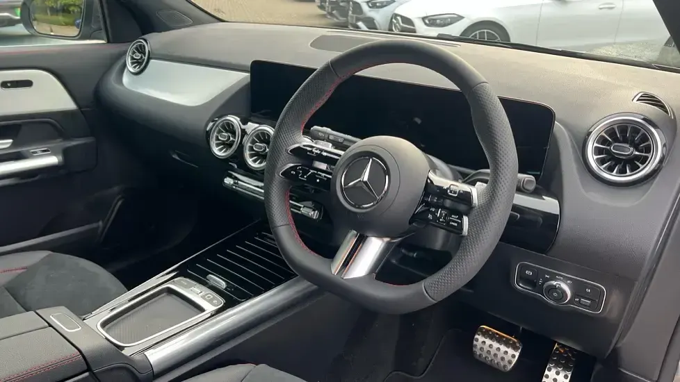 Used Mercedes GLA200 Executive 163 HP (119 kW) 2025 Mountain grey metallic SUV