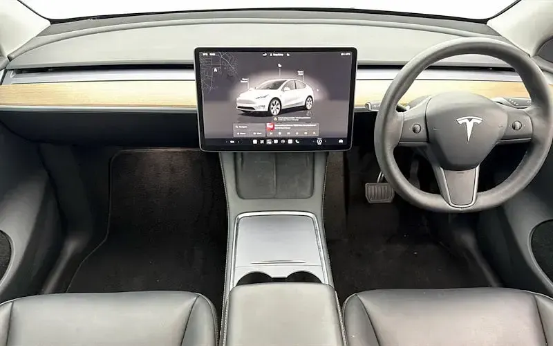 Used Tesla Model Y Long Range AWD 378 kW (514 HP) 2022 White SUV