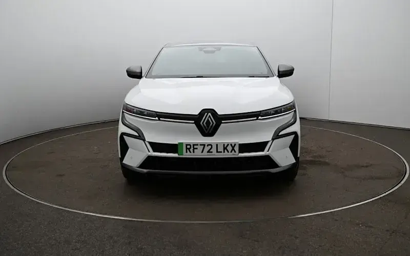 Używany Renault Megane E-Tech Techno 160 kW (218 KM) 2022 Biały Hatchback