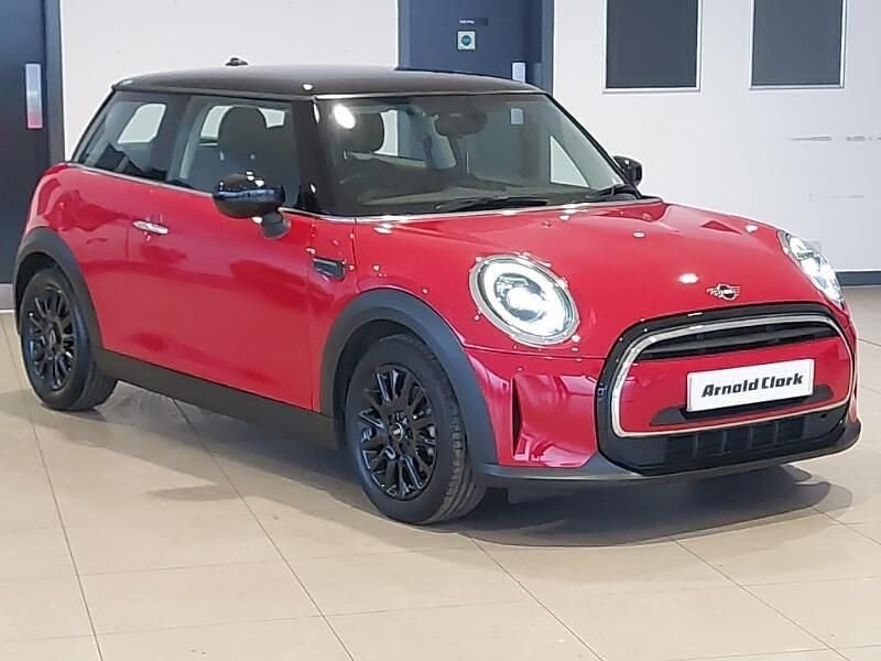 Used Mini Cooper Classic 134 HP (98 kW) 2021 Red Hatchback
