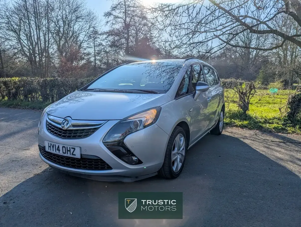 Used Vauxhall Zafira Tourer 140 HP (102 kW) 2014 Silver MPV