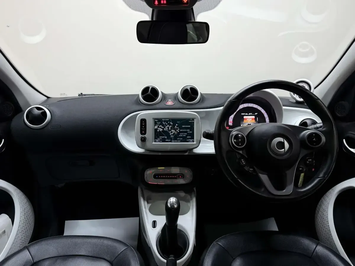 Używany Smart ForFour Premium 71 KM (52 kW) 2015 Żółty Hatchback