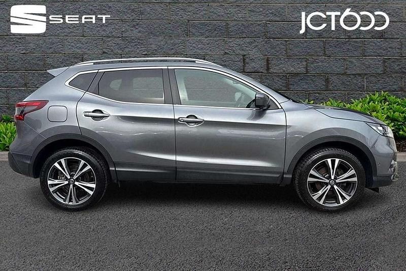Used Nissan Qashqai N-Connecta 138 HP (101 kW) 2018 Grey SUV