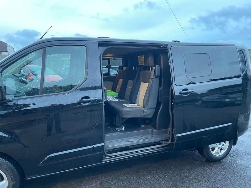Begagnad Ford Transit Custom Limited 170 HK (125 kW) 2017 Svart Van