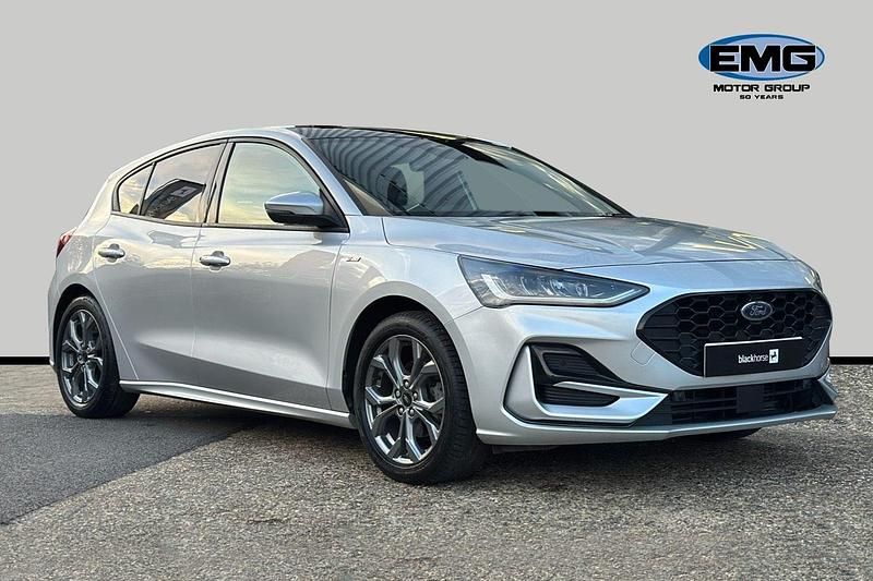 Used Ford Focus ST-Line 125 HP (91 kW) 2022 Silver Hatchback