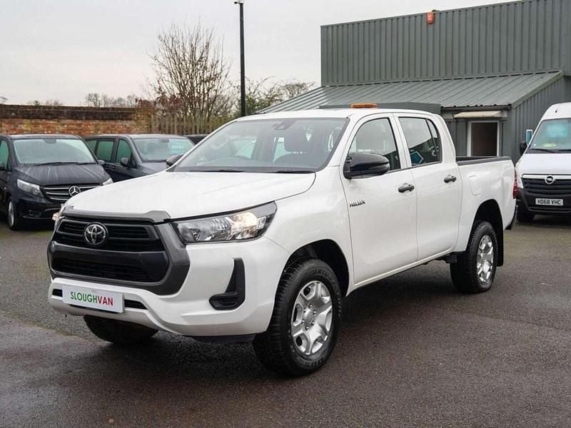 Used Toyota HiLux Active 150 HP (110 kW) 2022 White Pickup