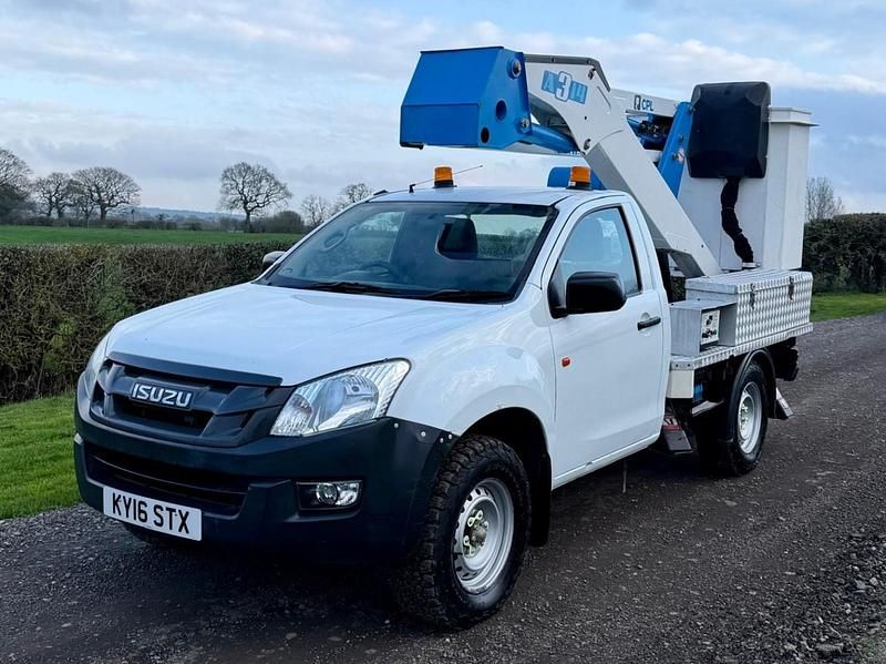 Used Isuzu D-Max 2016 White Pickup