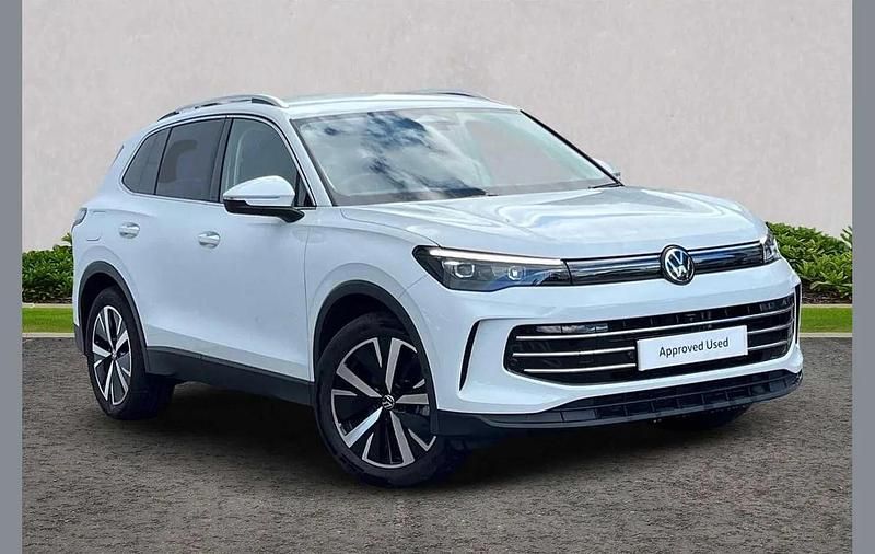 White Used 2025 VW Tiguan Elegance SUV | £34,995 (Expensive) - Image 1/4
