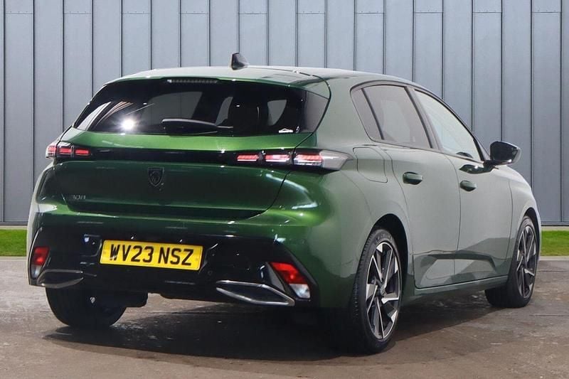 Used Peugeot 308 Allure Premium 129 HP (94 kW) 2023 Green Hatchback
