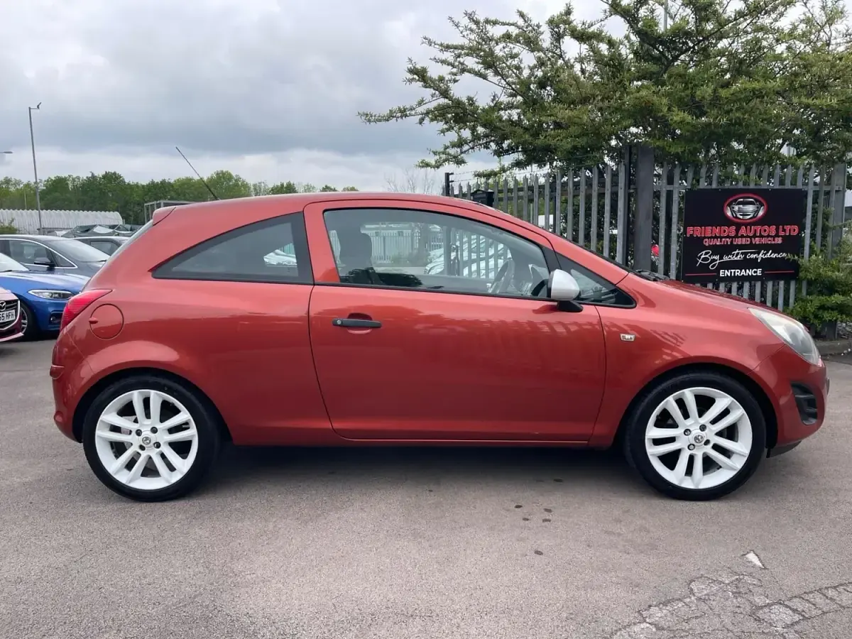 Second-hand Vauxhall Corsa 2014 Roșu Hatchback