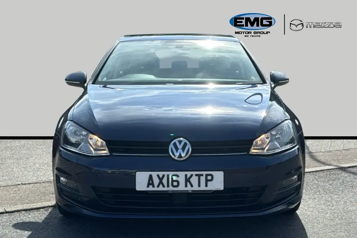 Used VW Golf VII Edition 125 HP (91 kW) 2016 Blue Hatchback
