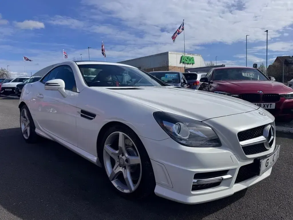 Used Mercedes SLK250 AMG 2015 White Cabriolet