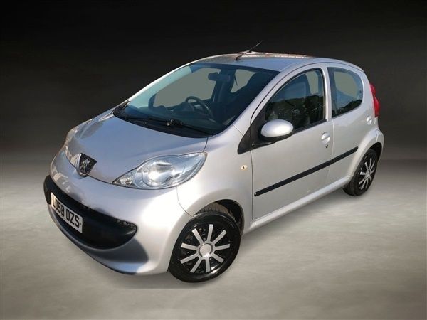 Silver Used 2008 Peugeot 107 Hatchback | £2,495 - Image 1/1