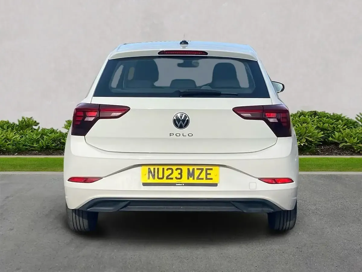 Begagnad VW Polo Life 95 HK (69 kW) 2023 Grå Halvkombi