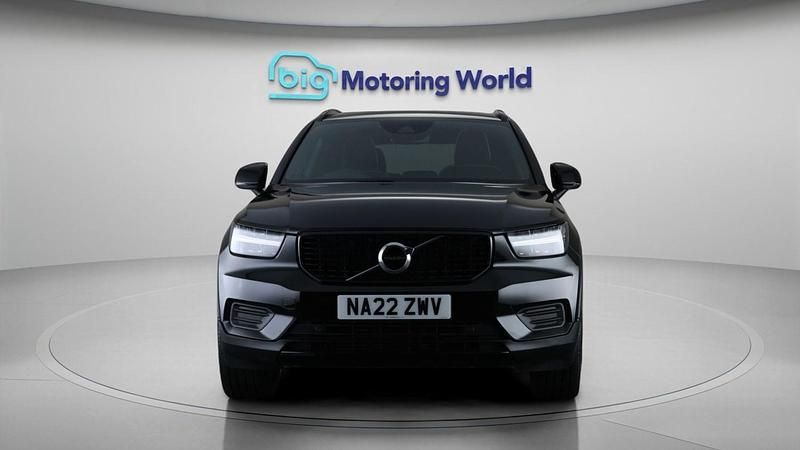 Used Volvo XC40 R-Design 161 HP (118 kW) 2022 Black SUV