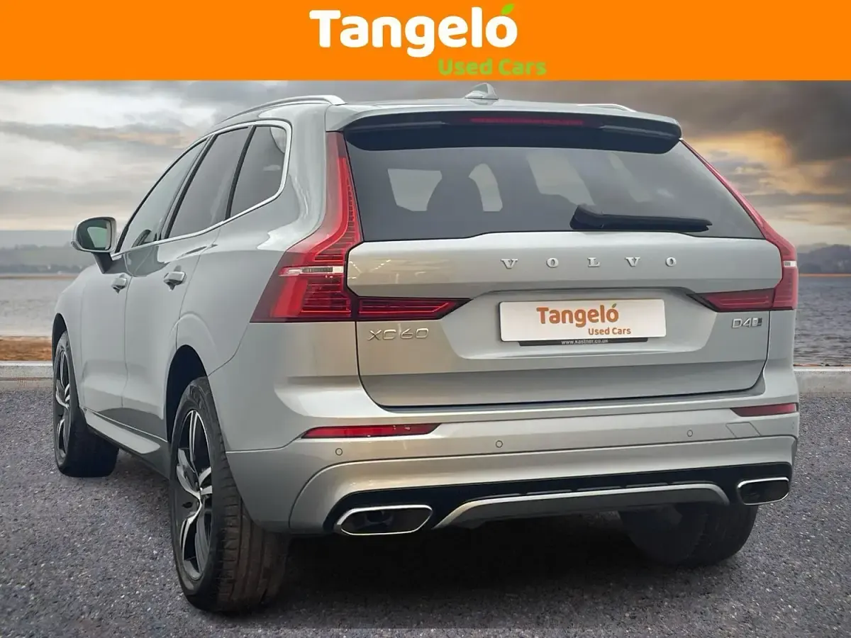 Used Volvo XC60 R-Design 190 HP (139 kW) 2017 Silver SUV