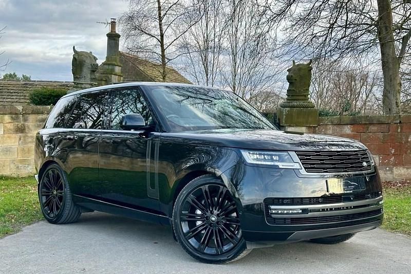 Used Land Rover Range Rover SE 300 HP (220 kW) 2024 Santorini black SUV