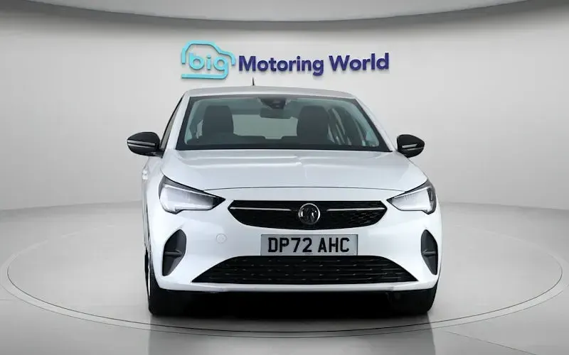 Used Vauxhall Corsa Design Edition 75 HP (55 kW) 2023 White Hatchback