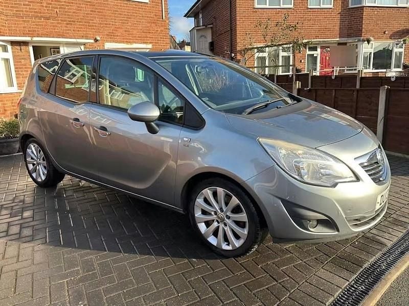 Used Vauxhall Meriva 140 HP (102 kW) 2013 Silver MPV