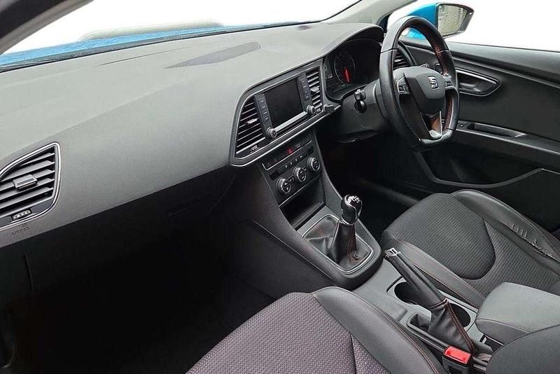 Used Seat Leon FR 125 HP (91 kW) 2016 Blue Estate