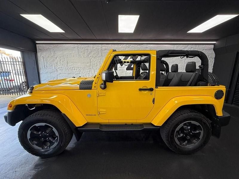 Used Jeep Wrangler 197 HP (144 kW) 2015 Yellow SUV